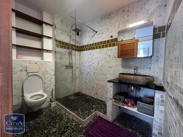 Appartement à louer 2 pièces 46.56m² Saint-Denis (97400)