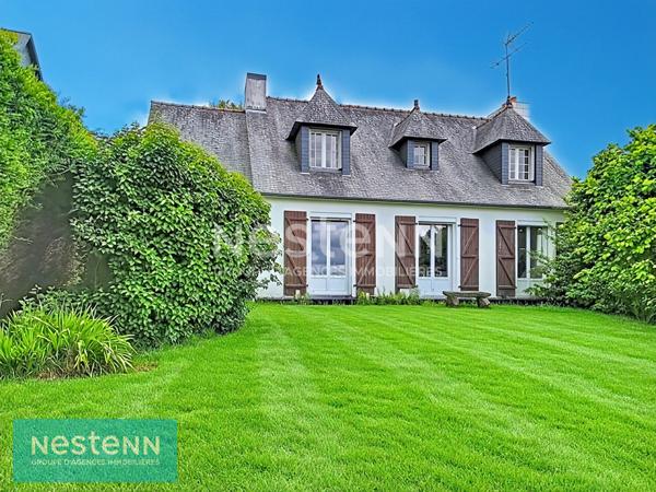 Maison de centre-bourg avec jardin clos et fort potentiel à Plaintel