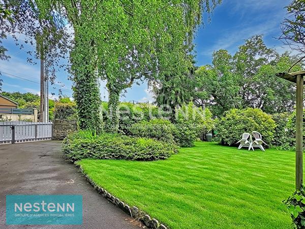Maison de centre-bourg avec jardin clos et fort potentiel à Plaintel