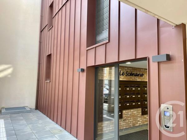 Appartement T4 à vendre  4 pièces - 84 m 2   FOUGERES  - 35