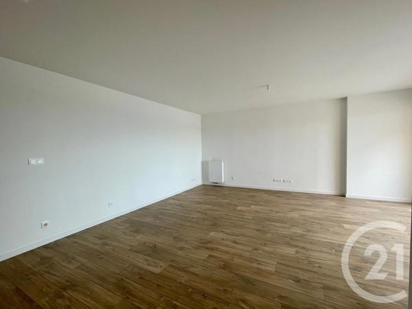 Appartement T4 à vendre  4 pièces - 84 m 2   FOUGERES  - 35