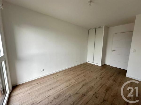 Appartement T4 à vendre  4 pièces - 84 m 2   FOUGERES  - 35