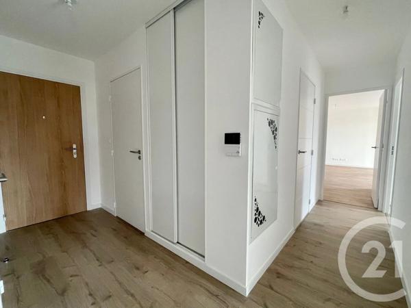 Appartement T4 à vendre  4 pièces - 84 m 2   FOUGERES  - 35