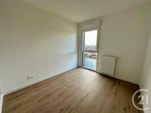 Appartement T4 à vendre  4 pièces - 84 m 2   FOUGERES  - 35