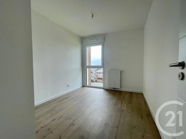 Appartement T4 à vendre  4 pièces - 84 m 2   FOUGERES  - 35