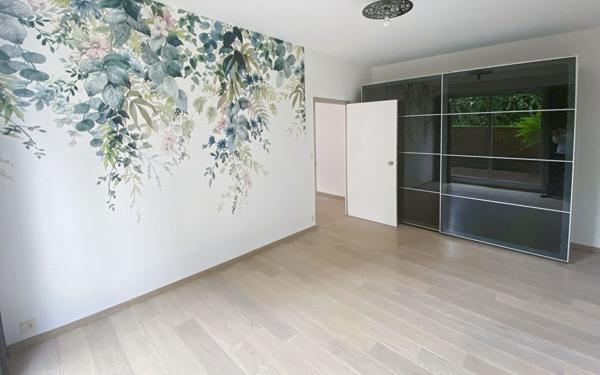 Appartement à vendre    2 pièces • 65 m2 Reims