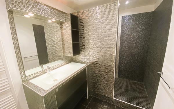 Appartement à vendre    2 pièces • 65 m2 Reims