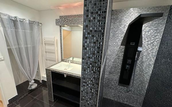 Appartement à vendre    2 pièces • 65 m2 Reims