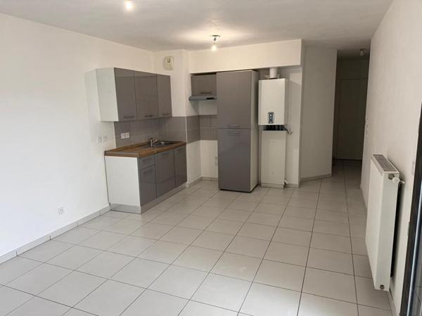 BONNEVILLE  ,Appartement 3 pièces 58 m2, refait à neuf,  220 000  euros