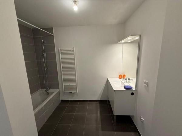 BONNEVILLE  ,Appartement 3 pièces 58 m2, refait à neuf,  220 000  euros