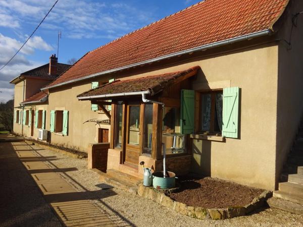 Maison 7 pièces CHAROLLES (71) -4 Chambres - Terrain 2797 m²