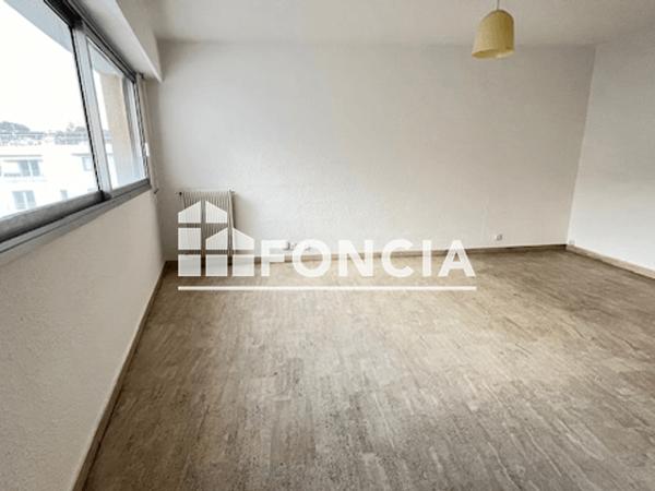 Location Studio 32.68 m² - 14 BD LOUIS ROUX St Laurent Du Var 06700