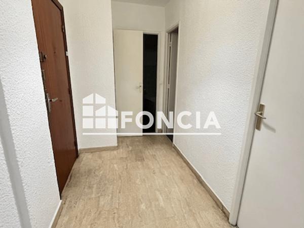 Location Studio 32.68 m² - 14 BD LOUIS ROUX St Laurent Du Var 06700