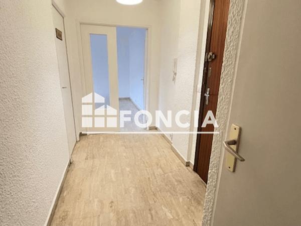 Location Studio 32.68 m² - 14 BD LOUIS ROUX St Laurent Du Var 06700