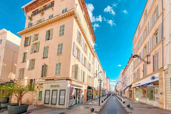 CANNES – BANANE / RUE D’ANTIBES – 4 PIÈCES – 96 M² – 3 CHAMBRES – 3 PIÈCES D’EAU – ENTIÈREMENT RÉNOVÉ - 06400 Cannes - Réf 86169020