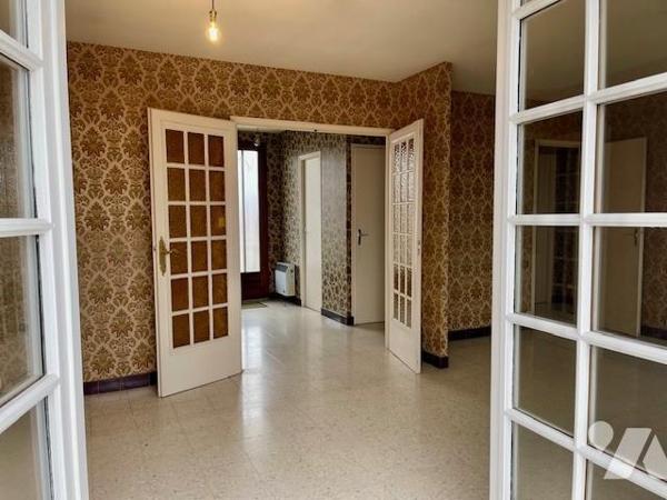 Maison à étage – Fort potentiel – Terrain divisible