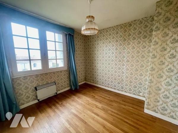 Maison à étage – Fort potentiel – Terrain divisible