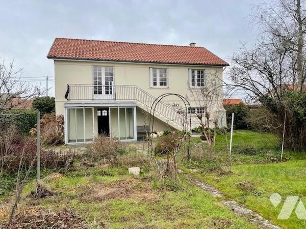 Maison à étage – Fort potentiel – Terrain divisible