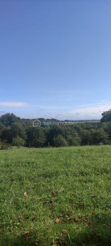 Terrain de 2 449 m²