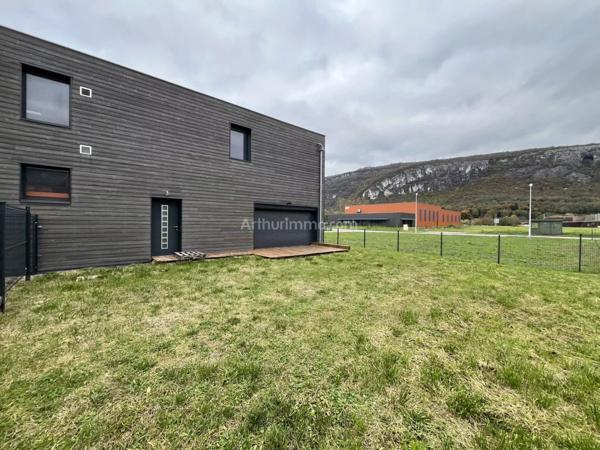 Vente Local commercial 400 m2 à Yenne