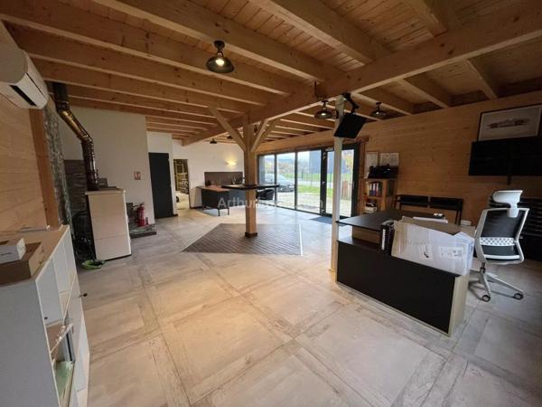 Vente Local commercial 400 m2 à Yenne