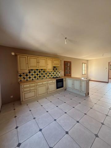 Maison à vendre 5 pièces à 8 km de VENAREY LES LAUMES-12 km de MONTBARD