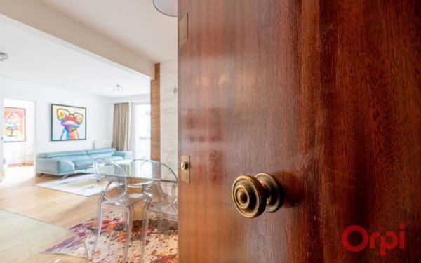 Appartement à louer    4 pièces •  Paris 16