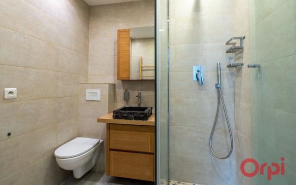 Appartement à louer    4 pièces •  Paris 16