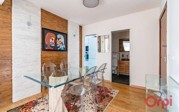 Appartement à louer    4 pièces •  Paris 16
