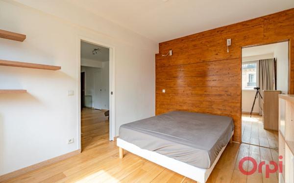 Appartement à louer    4 pièces •  Paris 16