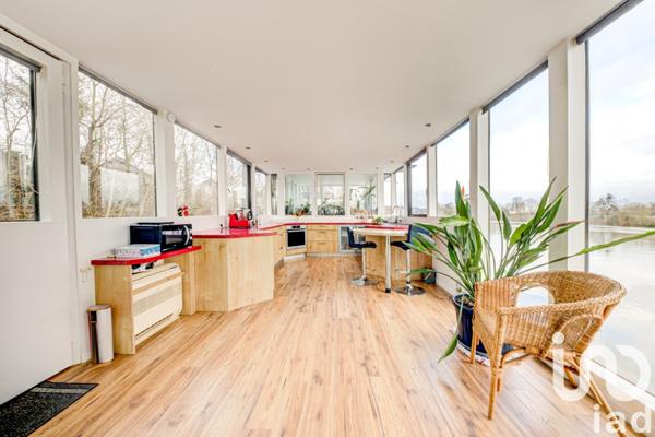 Péniche 5 pièces de 200 m² à Le Port-Marly (78560)