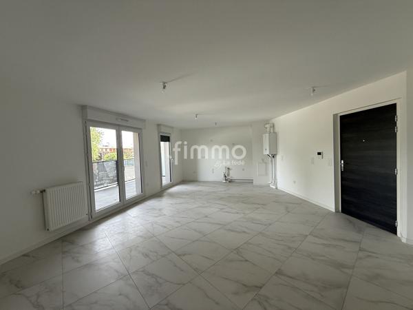 Belle surface avec terrasse