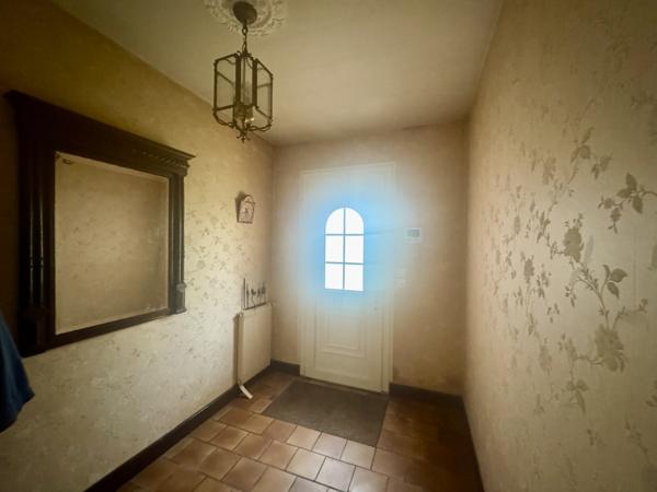 La Mothe-Achard (85150) Propriété de + de 245 m2 sur plus d'un hectare de terrain avec étang