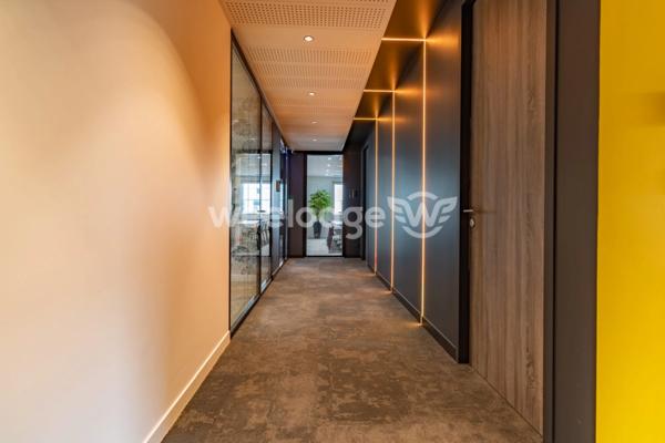 Local commercial à louer 9 pièces de 200 m² à Cergy