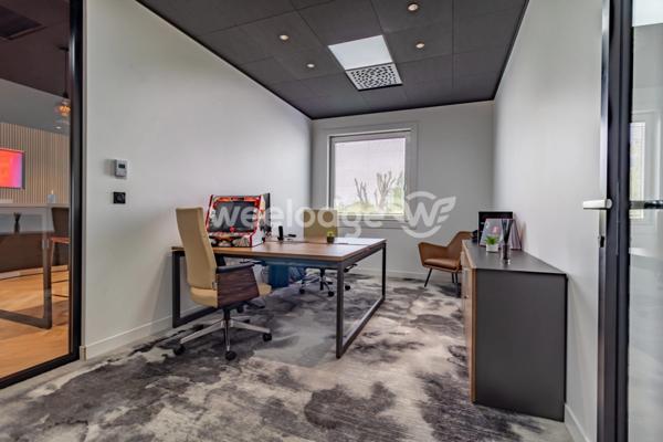 Local commercial à louer 9 pièces de 200 m² à Cergy