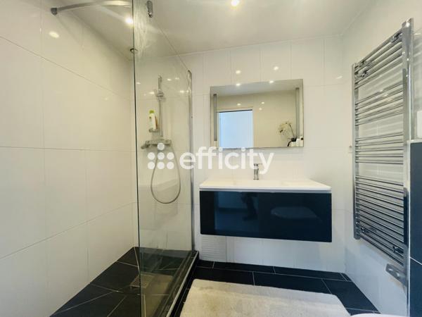 Maison
         5 pièces
        - 118 m² 514 000 € *