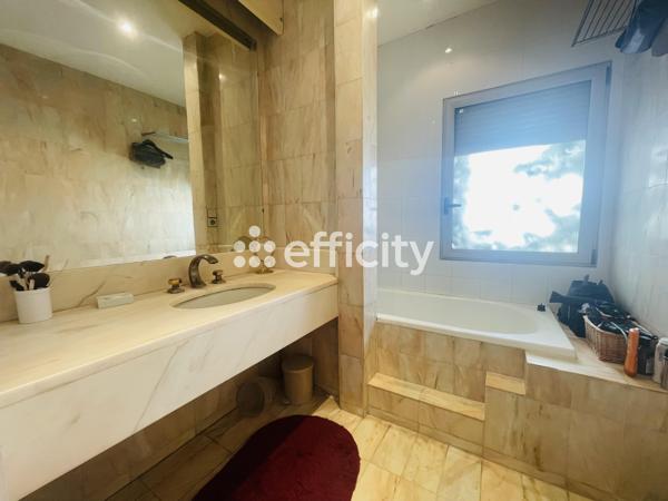Maison
         5 pièces
        - 118 m² 514 000 € *