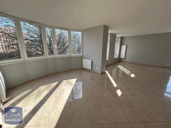 Appartement à louer 4 pièces 156.2m²