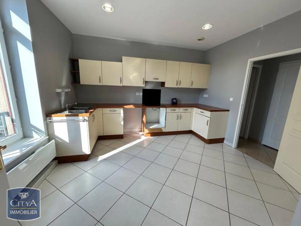 Appartement à louer 4 pièces 156.2m²