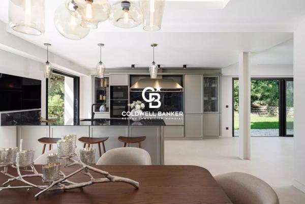 Villa 8 pièces à vendre St Paul - 06570 / Réf: 85852447