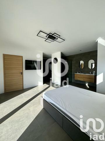 Maison 5 pièces de 161 m² à Le Luc (83340)