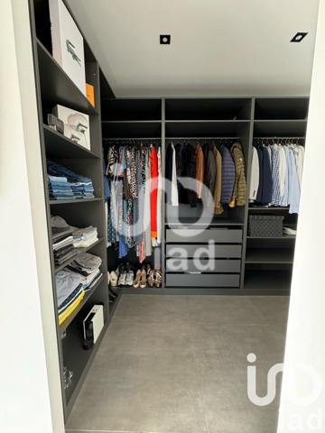 Maison 5 pièces de 161 m² à Le Luc (83340)