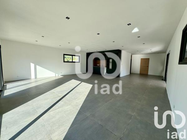 Maison 5 pièces de 161 m² à Le Luc (83340)