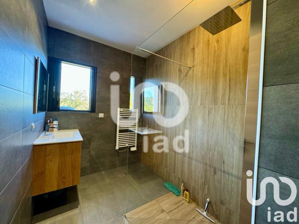 Maison 5 pièces de 161 m² à Le Luc (83340)