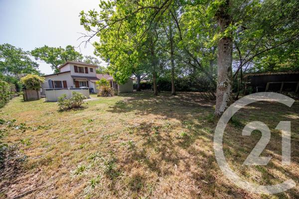 Maison à vendre  8 pièces - 146,33 m 2   ST MEDARD EN JALLES  - 33