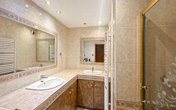 Appartement à vendre    4 pièces • 81 m2 Guilherand-Granges