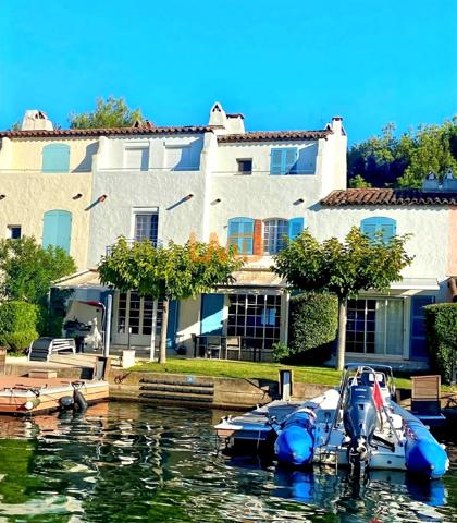 Port Grimaud 2 - Maison 225m2 - 12 Pièces - 3 Postes d'amarrage