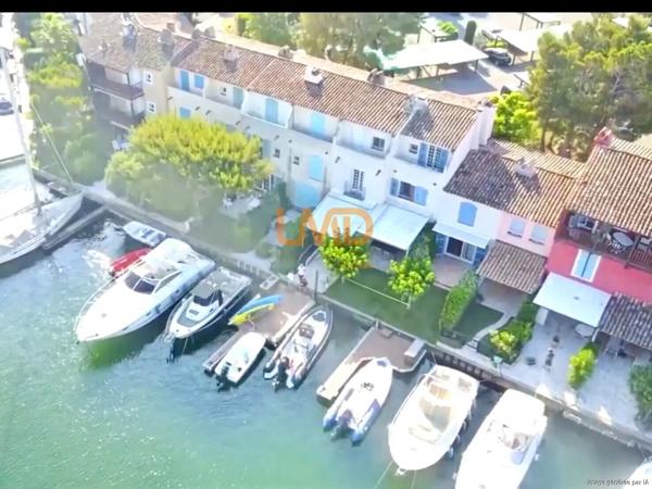 Port Grimaud 2 - Maison 225m2 - 12 Pièces - 3 Postes d'amarrage