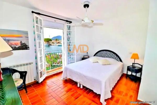 Port Grimaud 2 - Maison 225m2 - 12 Pièces - 3 Postes d'amarrage