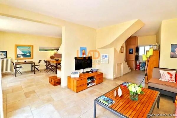Port Grimaud 2 - Maison 225m2 - 12 Pièces - 3 Postes d'amarrage